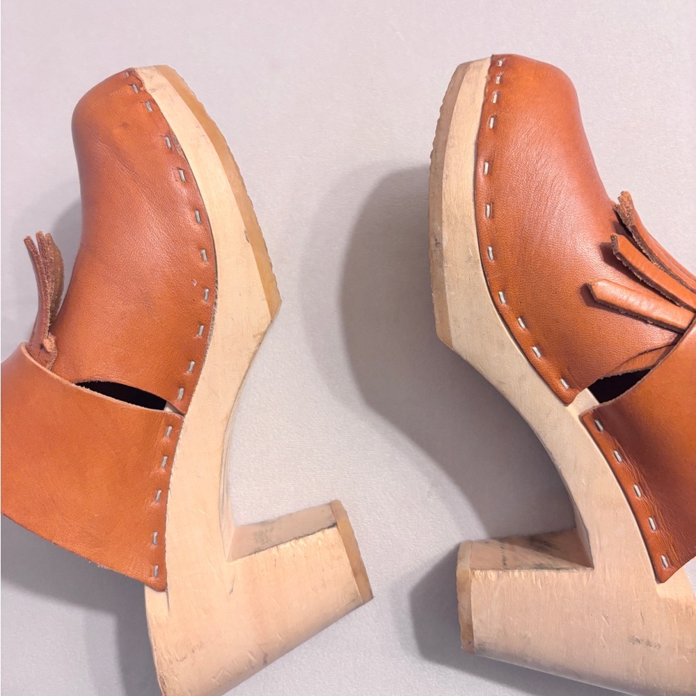 Bryr Fringe Clogs in Whiskey - Picture 5 of 7